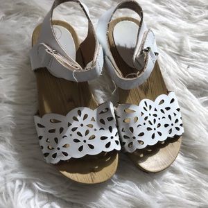 Cat & Jack toddler girl clogs